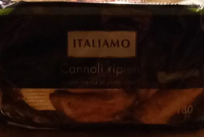 Cannoli ripieni al pistacchio
