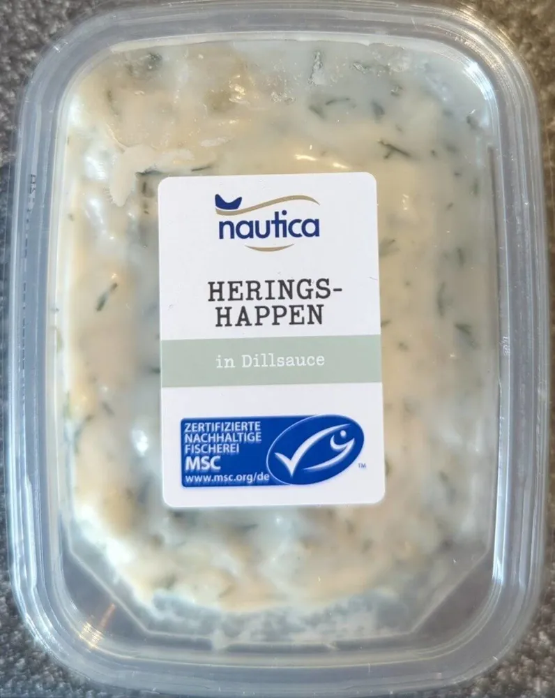 Heringshappen in Dillsauce