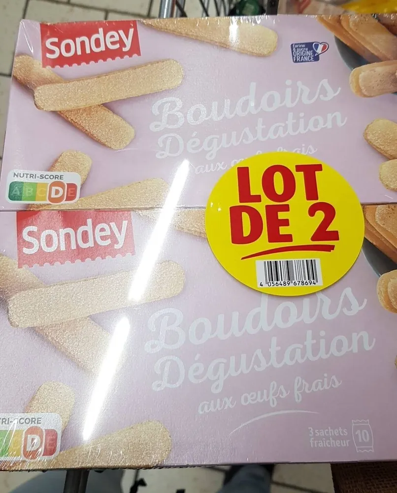 Boudoirs dégustation aux œufs frais