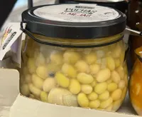 Pochas de navarra con almejas