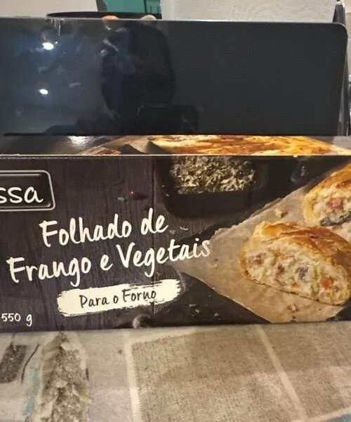Folhado de Frango e Vegetais