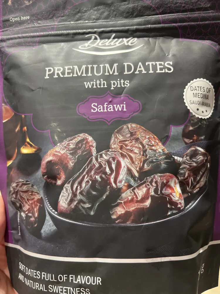 Premium Dates with pits