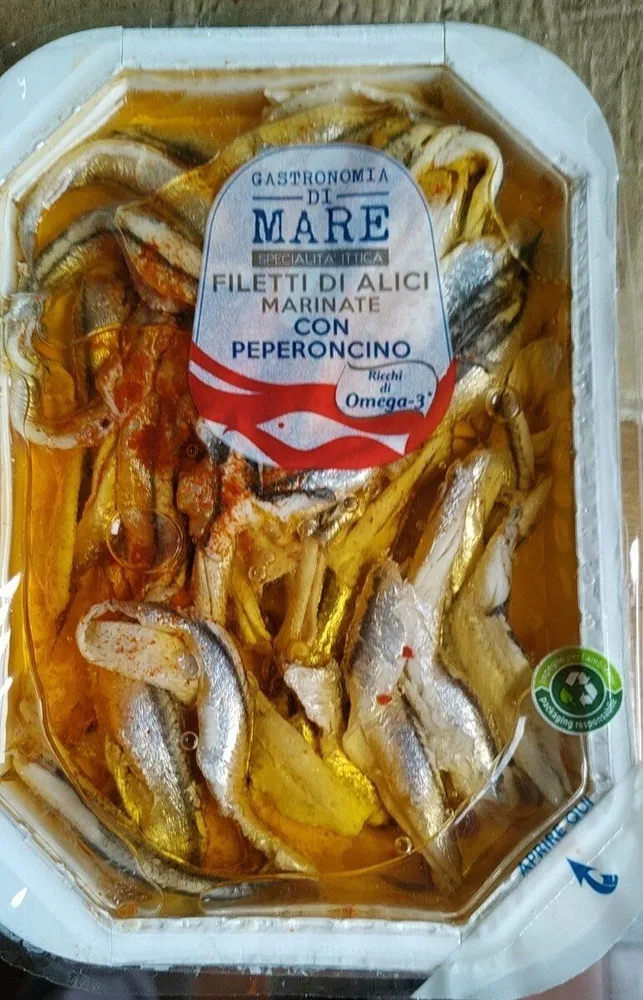 Filetti alici marinate con peperoncino