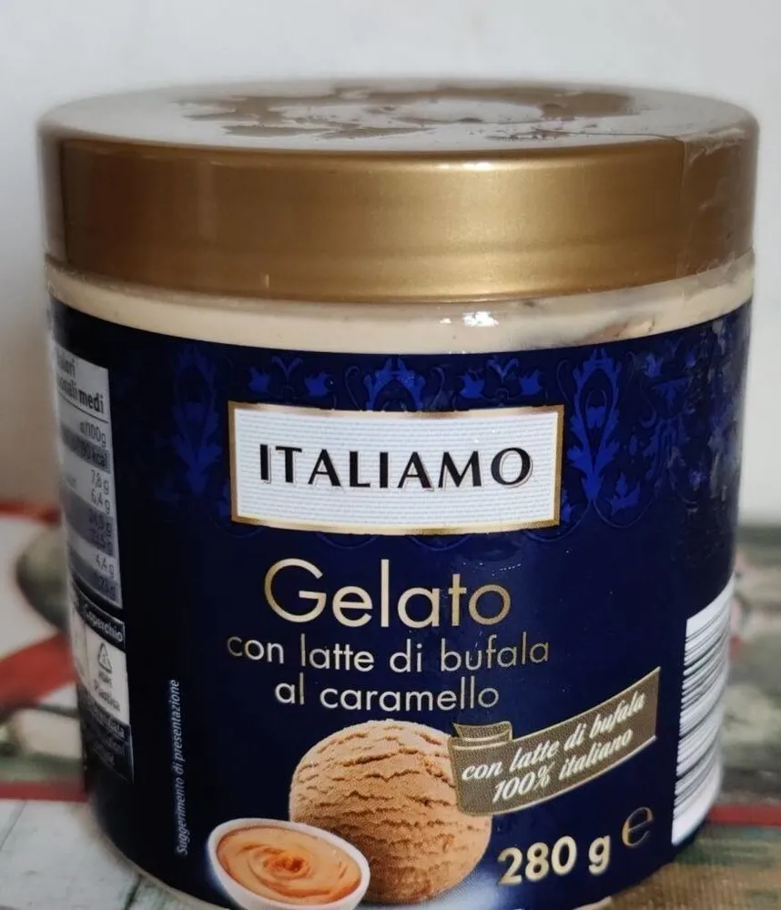 Gelato con latte di bufala al caramello