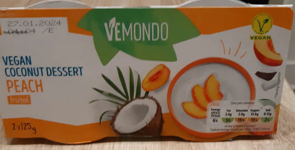 veganes Kokosdessert Pfirsich