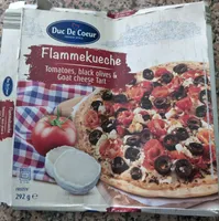 Tarte com tomate, azeitonas pretas e queijo de cabra
