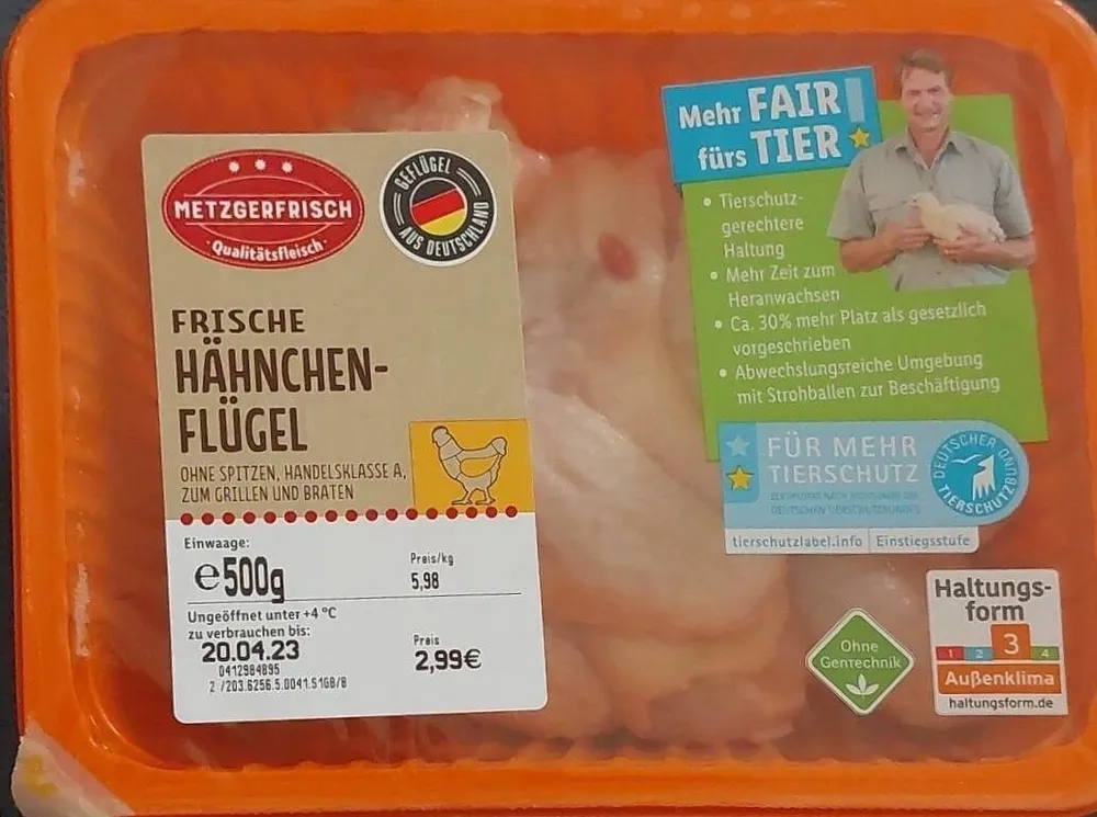 FRISCHE HÄHNCHENFLÜGEL