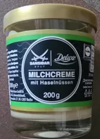 Milchcreme mit Haselnüssen