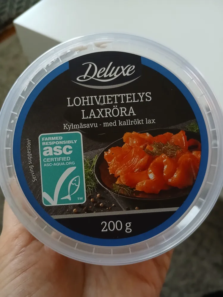 LOHIVIETTELYS LAXRÖRA Kylmäsavu - med kallrökt lax