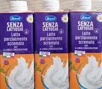 Latte parzialmente scremato senza lattosio