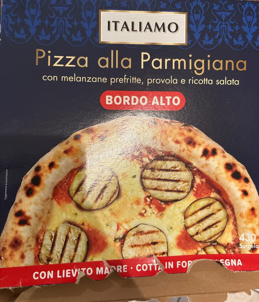 Pizza alla parmigiana bordo alto