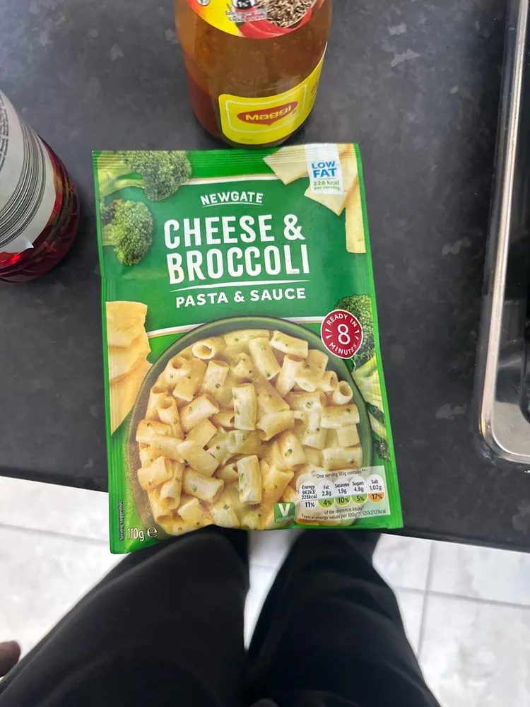 10g NEWGATE CHEESE & BROCCOLI PASTA & SAUCE LOW FA