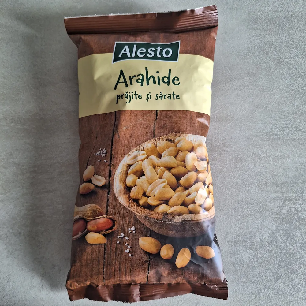 Arahide prăjite și sărate