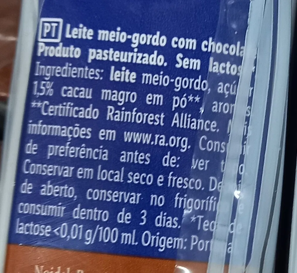 Leite meio-gordo com chocolate