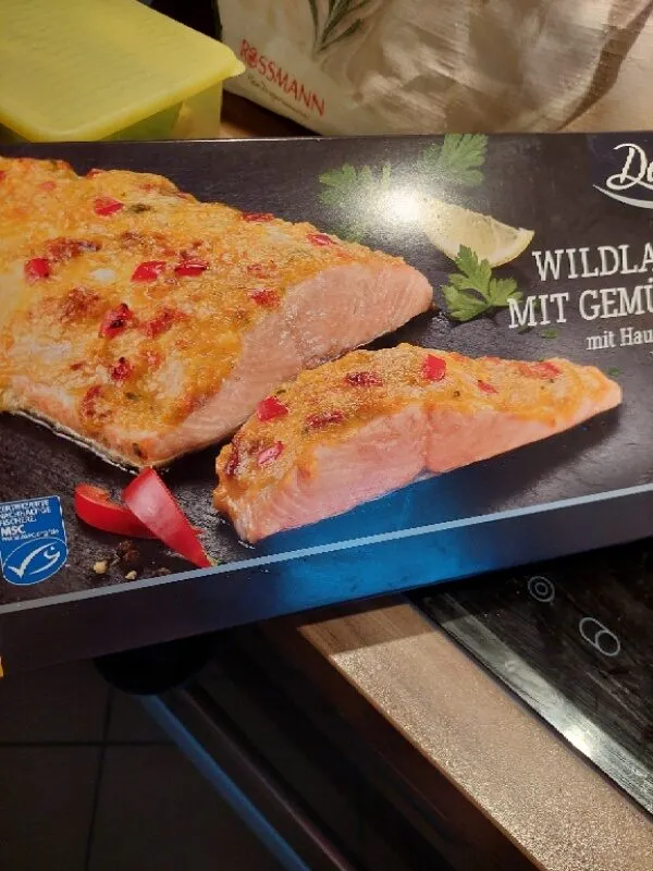 Wildlachsfilet mit Gemüseauflage