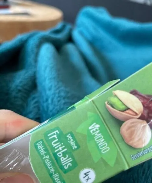 Vegane Fruitballs Dattel Pistazie Haselnuss