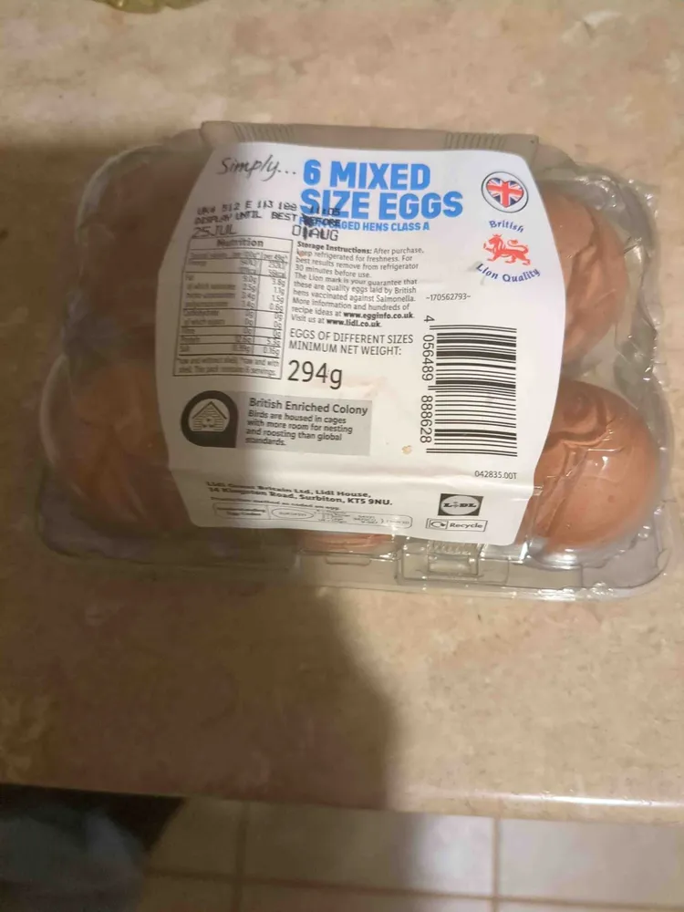 6 mixed size eggs