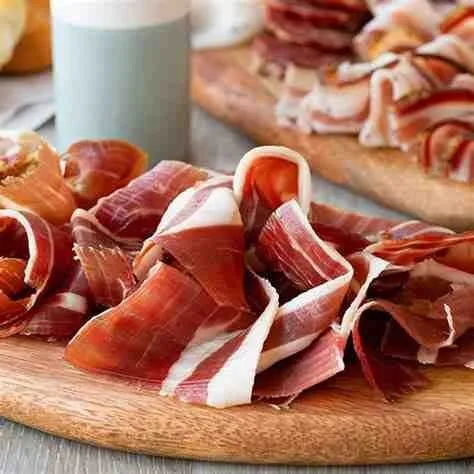 Prosciutto crudo stagionato min. 9 mesi