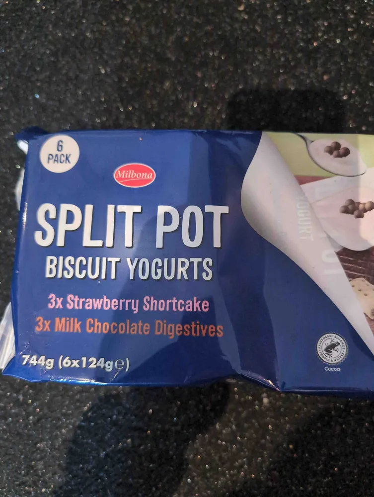 Split Pot Biscuit Yogurts
