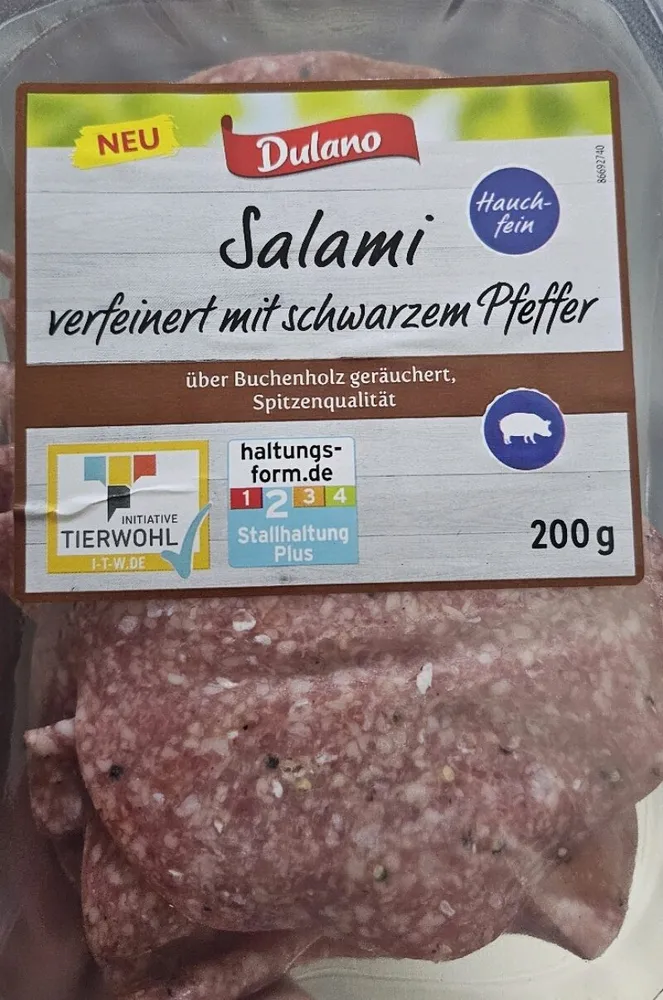 Wurst - Salami mit schwarzem Pfeffer