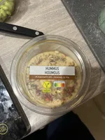 Hummus with roasted pine nuts