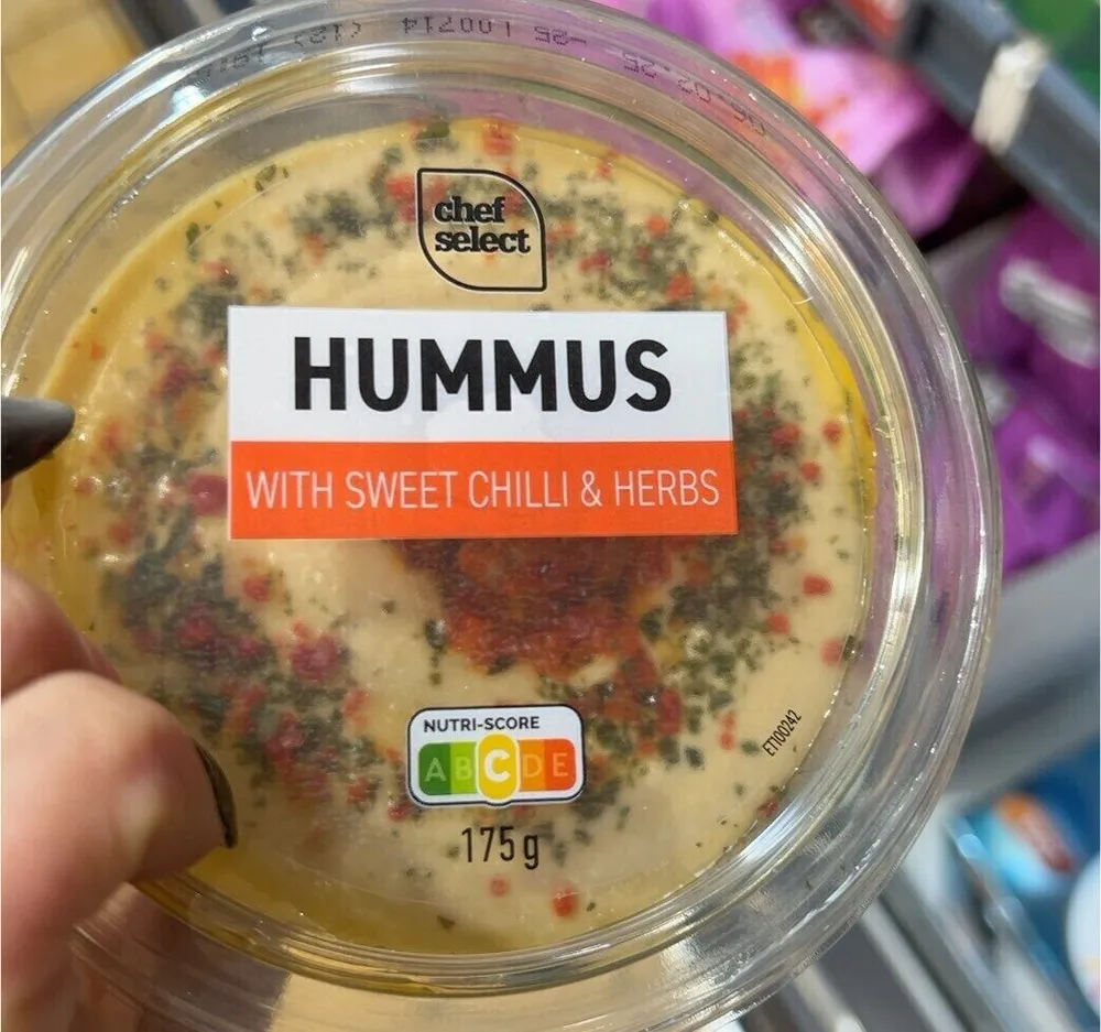 Hummus with sweet chilli and herbs