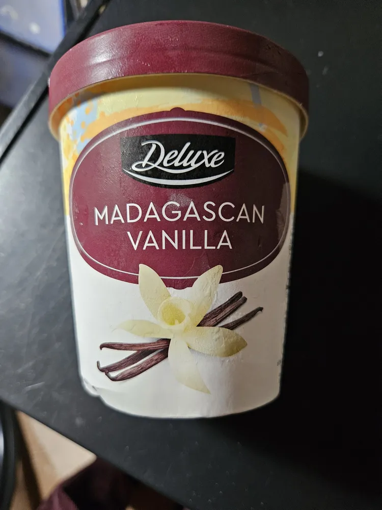 Deluxe Madagascar Vanilla Ice Cream