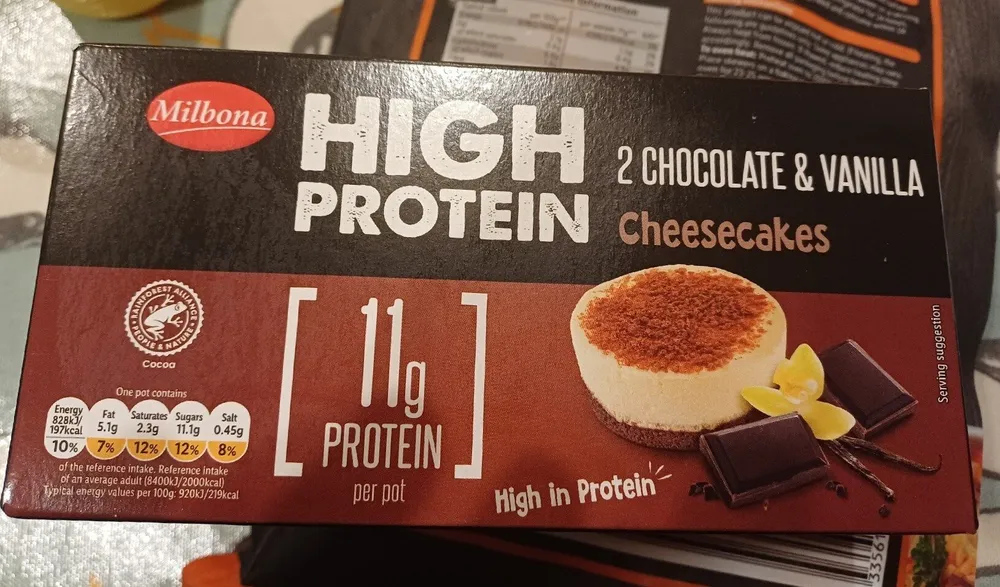 High Protein 2 Chocolate & Vanilla Cheesecakes