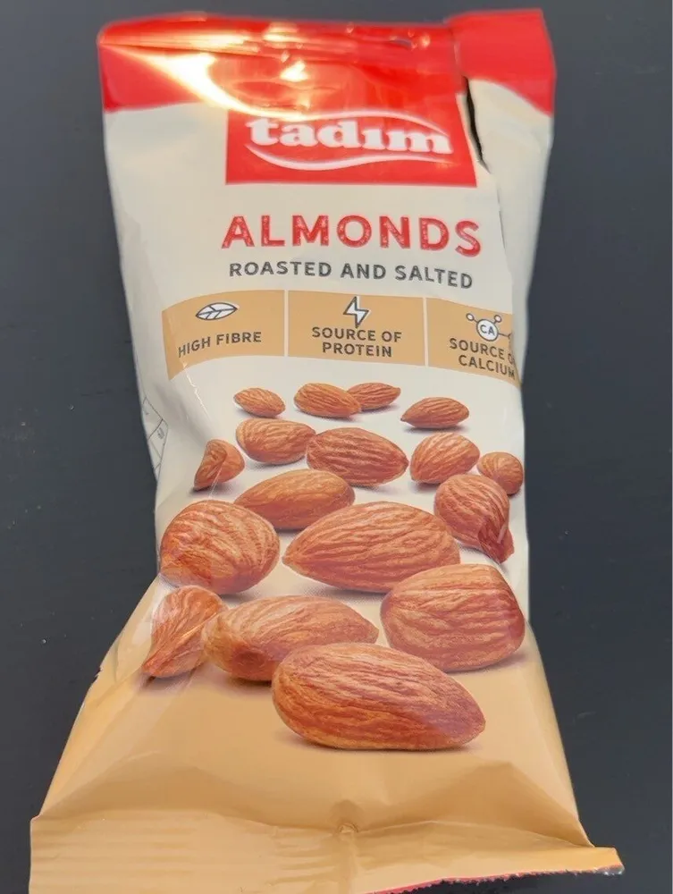 Almonds roasted and slated