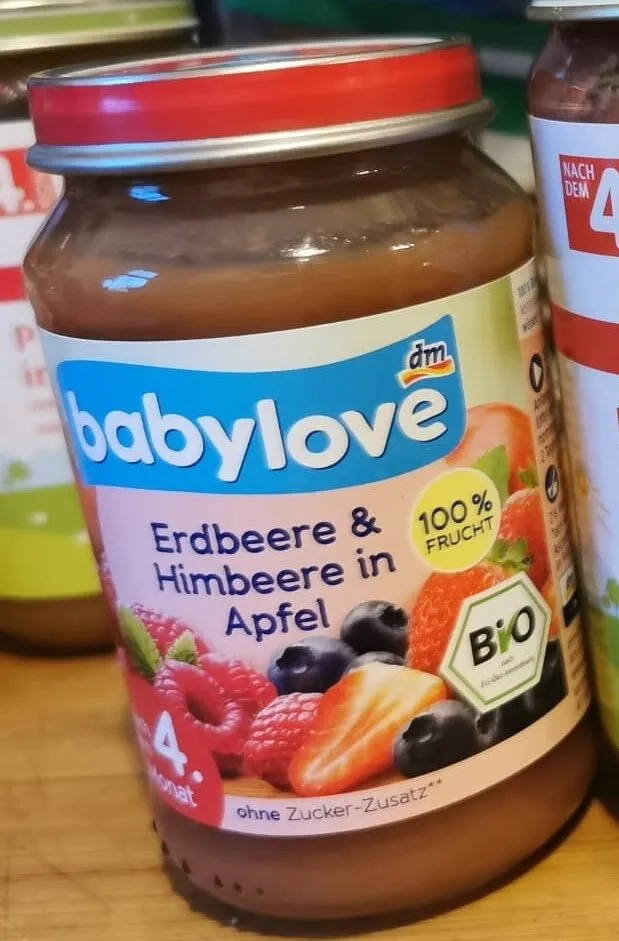 Erdbeere & Himbeere in Apfel