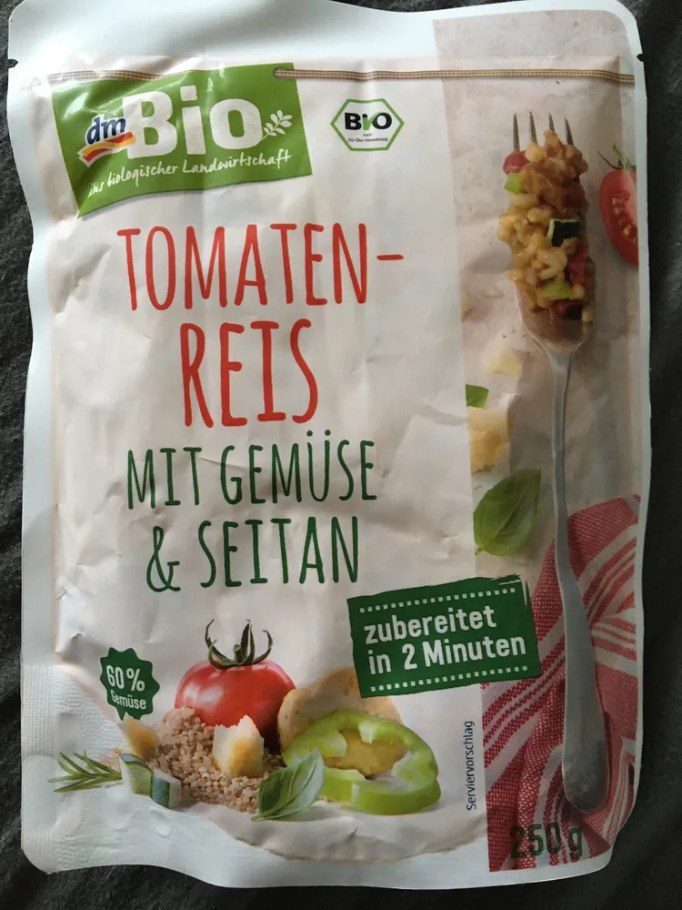 Tomaten reis mit Gemüse und Seitan
