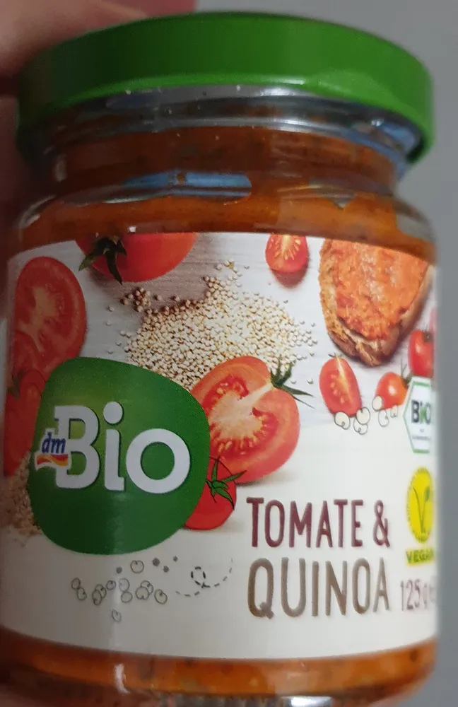 Bio Brotaufstrich mit Tomaten und Quinoa