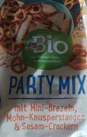 Party Mix mit Mini-Brezeln, Mohn-Knusperstangen & Sesam-Crackern