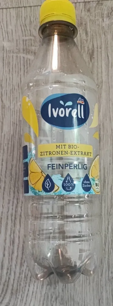 Bio-Erfrischungsgetränk mit Zitronengeschmack