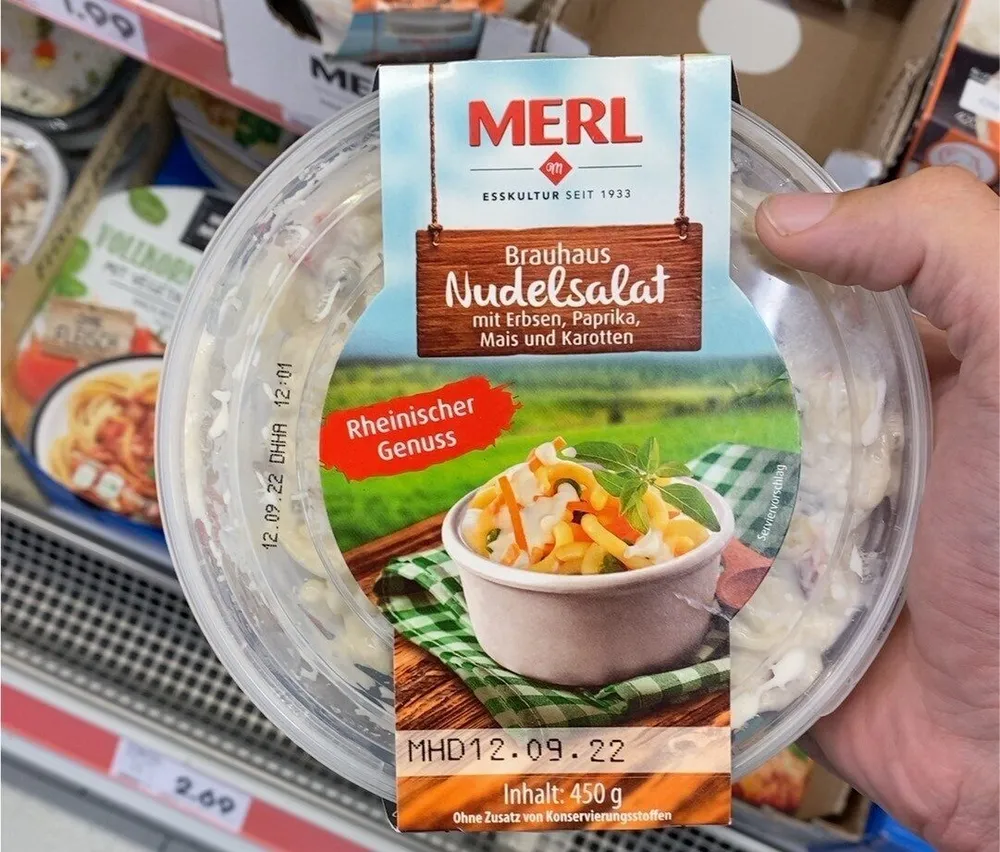 Brauhaus Nudelsalat mit Erbsen, Paprika, Mais und Karotten