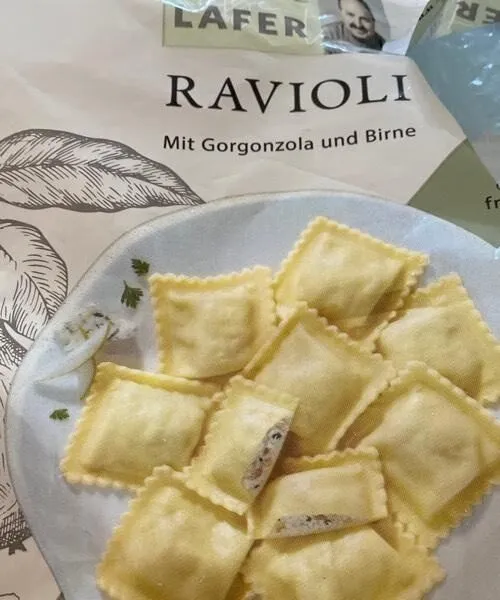 Ravioli mit Gorgonzola und Birne