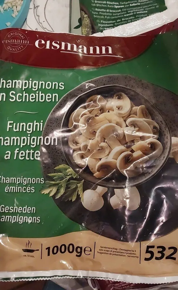 Funghi champignon a fette
