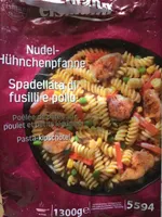 Poêlée de pâtes au poulet et petits légumes