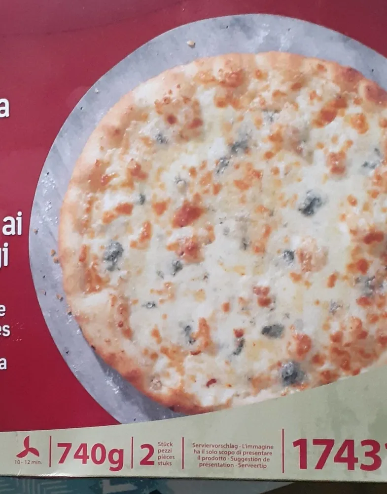 Pizza suprema ai formaggi