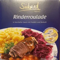 Rinderroulade in herzhafter Sauce mit Nudeln und Rotkohl
