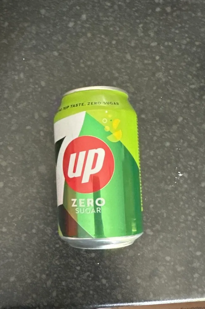 7UP Can 330mk