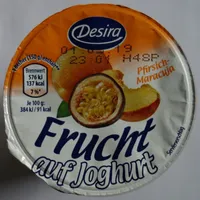 Frucht auf Joghurt