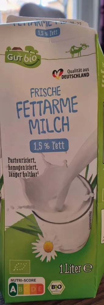 Frische fettarme Bio-Milch