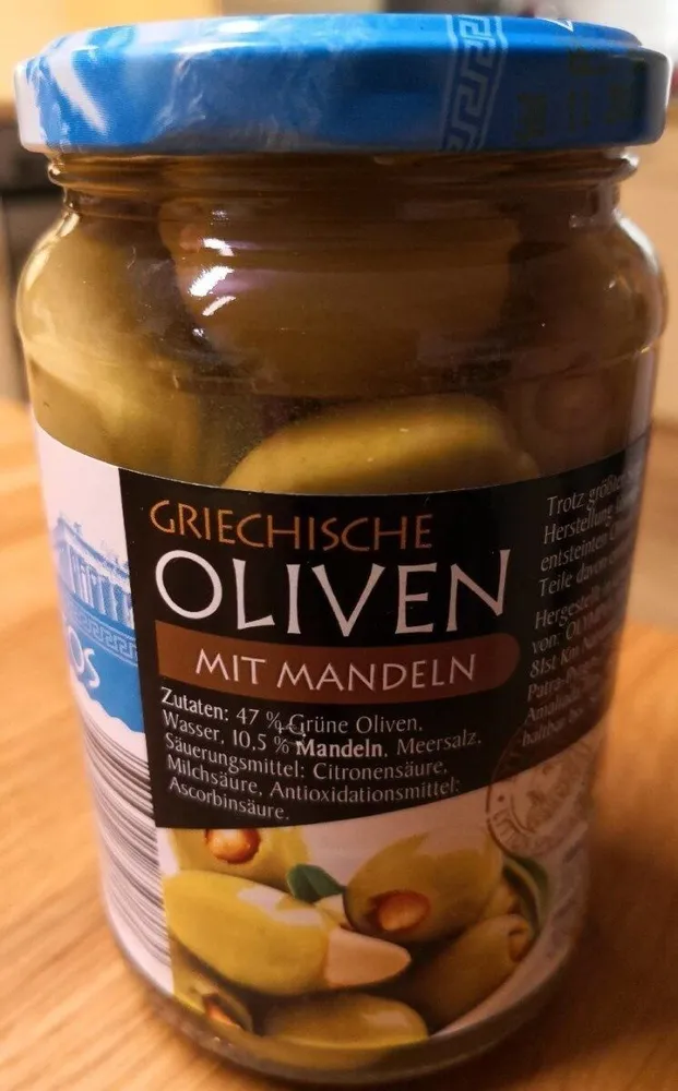 Griechische Oliven mit Mandeln