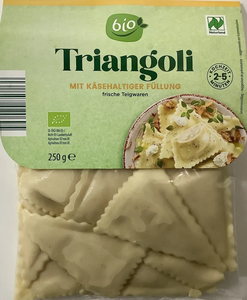 Bio-Triangoli mit käsehaltiger Füllung