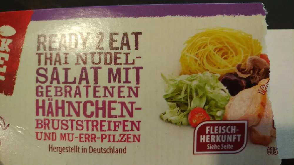 READY 2 EAT THAI NUDEL-SALAT MIT GEBRATENEN HÄHNCHEN-BRUSTSTREIFEN UND MU-ERR-PILZEN