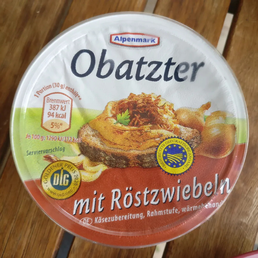 Obatzter mit Röstzwiebeln
