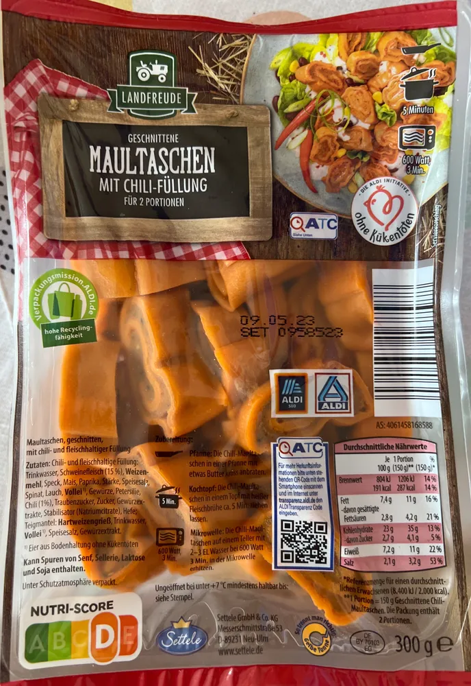 Geschnittene Maultaschen mit Chili-Füllung