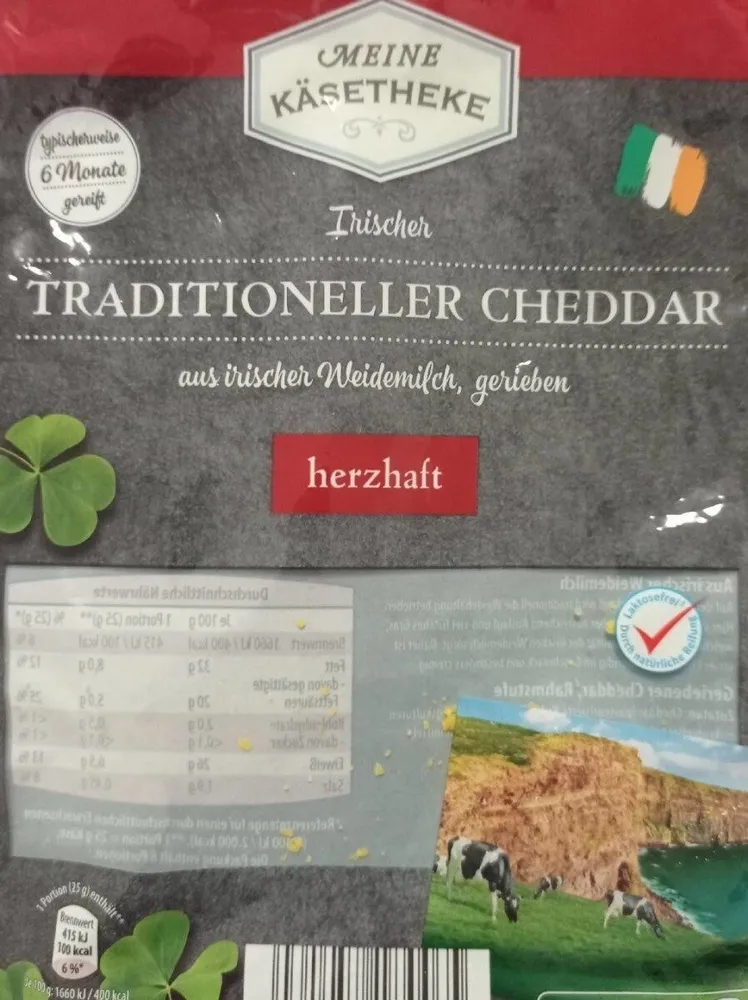 Irischer traditioneller Cheddar - gerieben