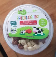Erdbeerjogurt mit schokolierten Getreide-Kühen